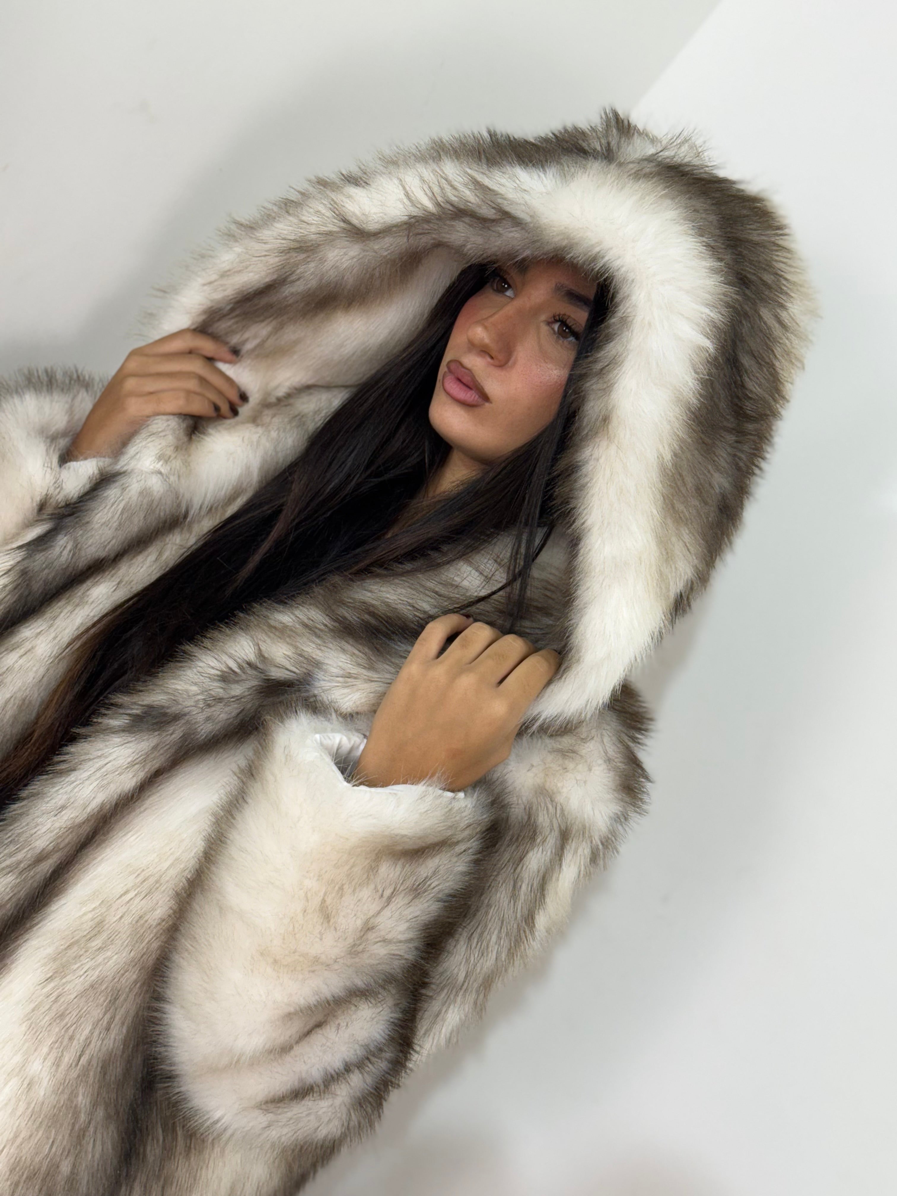 Pelliccia cappuccio sfumè