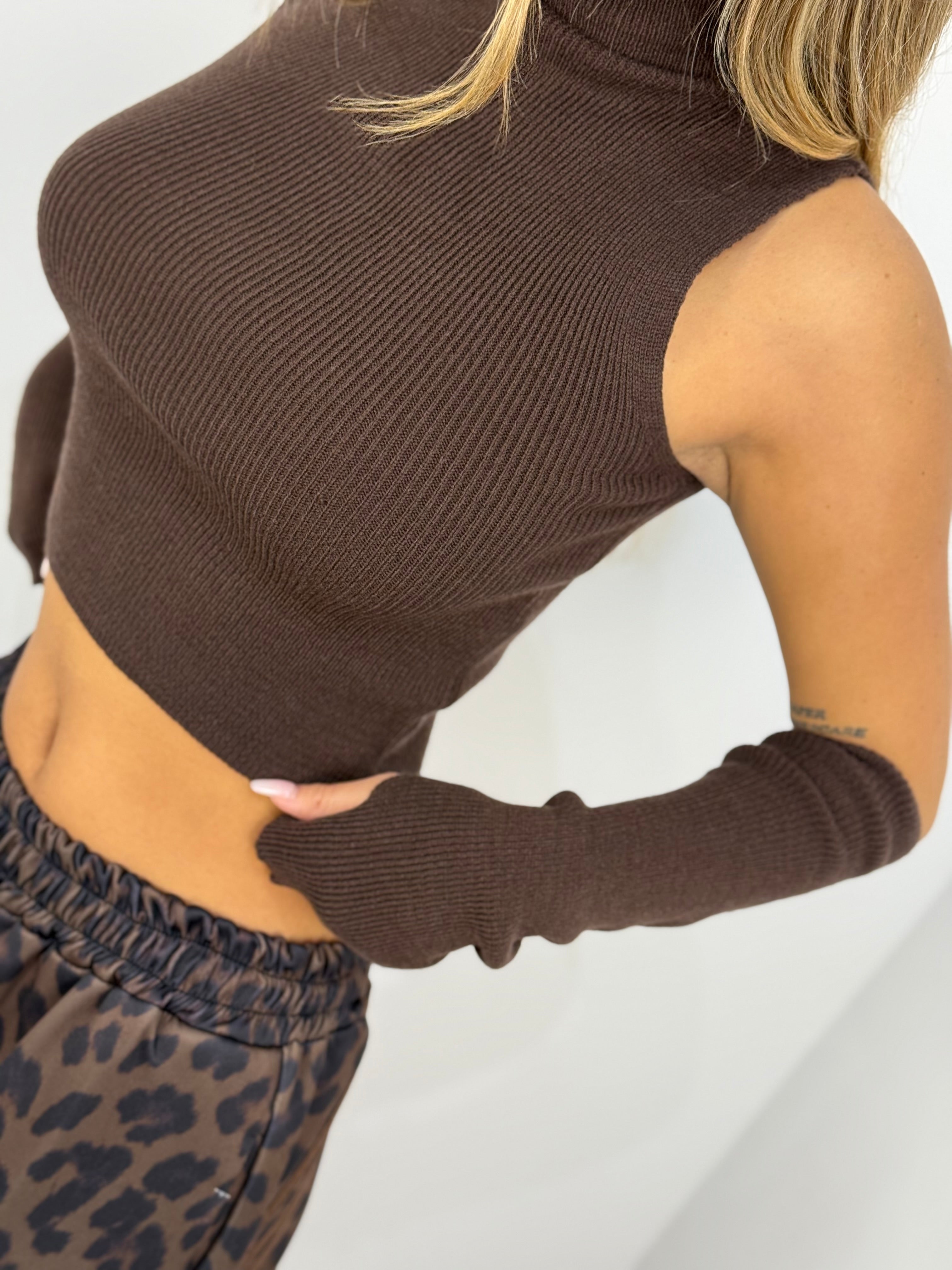 Maglia crop con guantoni