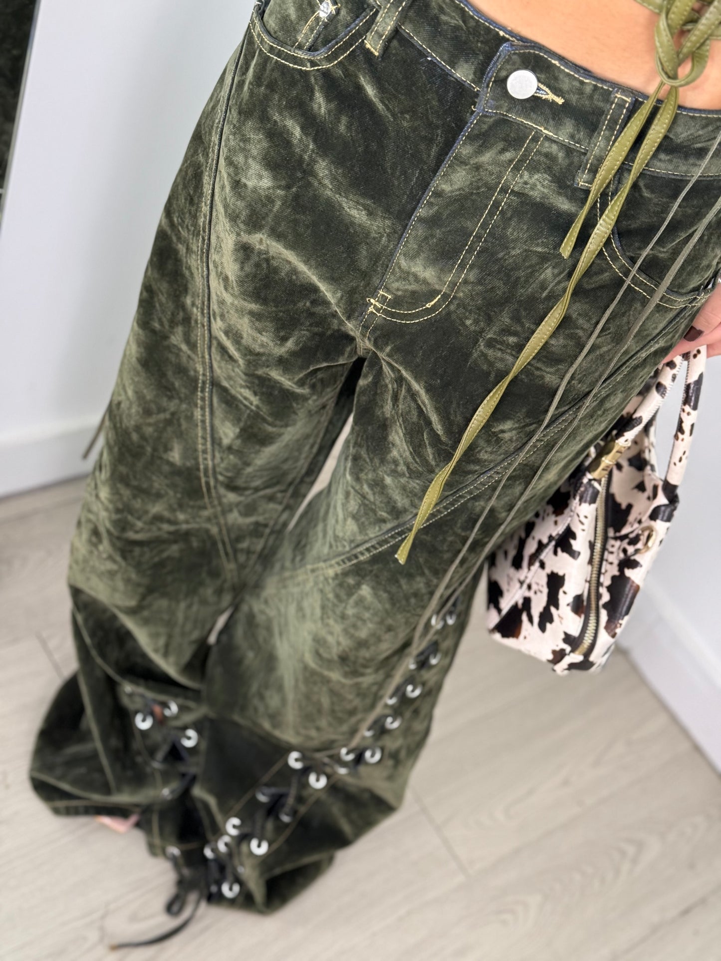 Jeans stringhe
