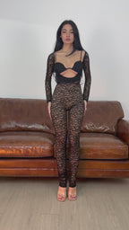 Tutina ricami con copri spalle